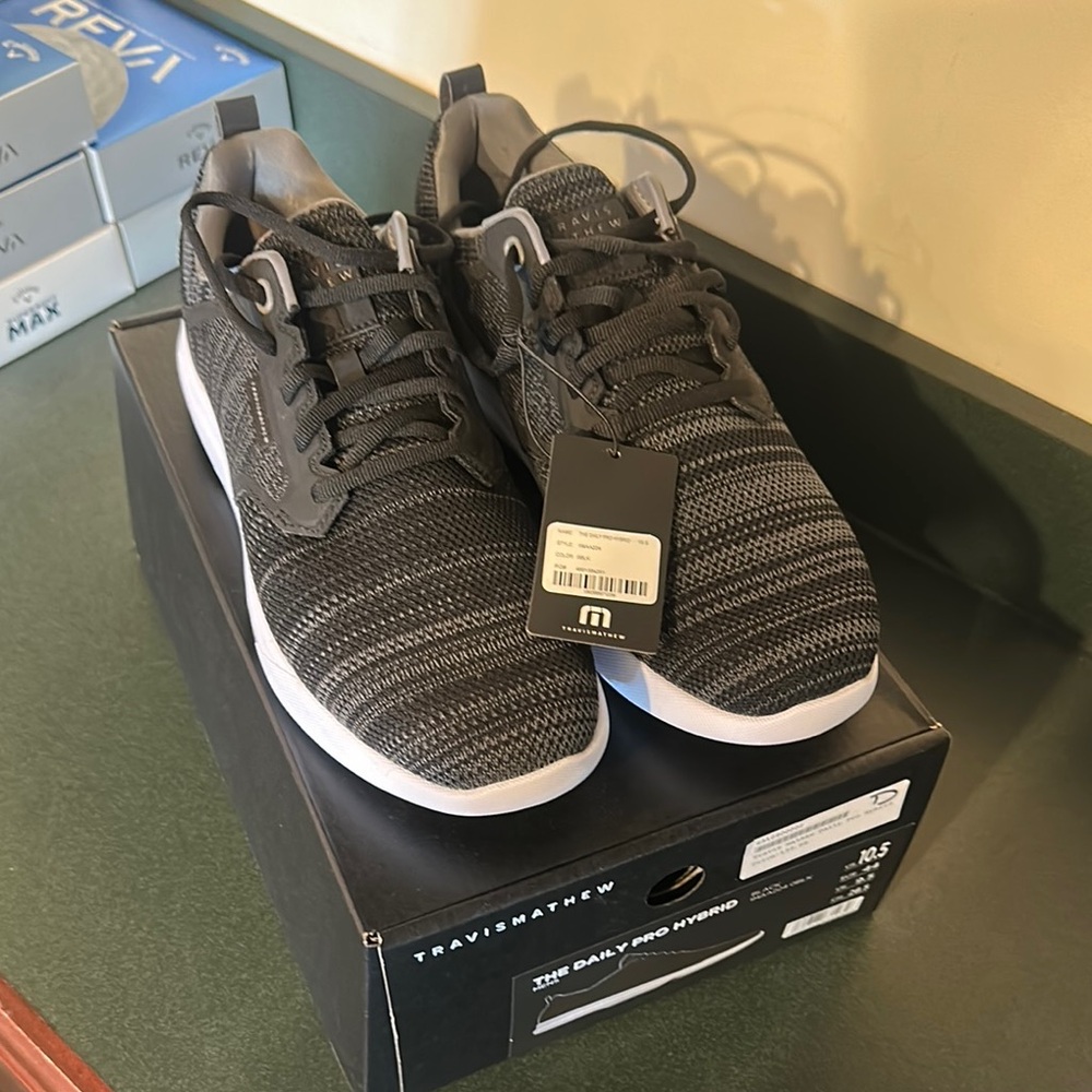 Travis Mathew The Daily Pro Hybrid Golf Shoe in Black